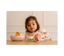 Little Dutch BICCHIERE TAZZA CON MANICI - FLOWERS AND BUTTERFLIES -Magasin De Jouets Pour Bébés Et Tout-Petits bicchiere tazza anti rovesciamento con manici flowers and butterflies little dutch 108012065243 1