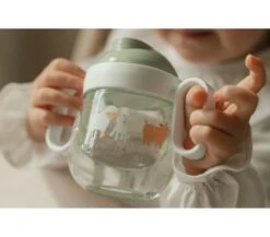 Little Dutch BICCHIERE TAZZA CON MANICI - LITTLE FARM -Magasin De Jouets Pour Bébés Et Tout-Petits bicchiere tazza con manici little farm little dutch 1