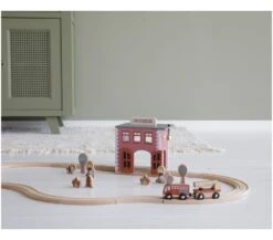 Little Dutch ESPANSIONE FERROVIA TRENINO - CASERMA DEI POMPIERI -Magasin De Jouets Pour Bébés Et Tout-Petits espansione ferrovia trenino caserma dei pompieri little dutch 2