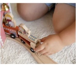 Little Dutch ESPANSIONE FERROVIA TRENINO - CASERMA DEI POMPIERI -Magasin De Jouets Pour Bébés Et Tout-Petits espansione ferrovia trenino caserma dei pompieri little dutch 3