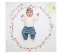 LULUJO - KIT PRIMO ANNO - COPERTINA MUSSOLA DI COTONE E ACCESSORI FOTO - ISN T SHE LOVELY -Magasin De Jouets Pour Bébés Et Tout-Petits lulujo kit primo anno copertina mussola di cotone e accessori foto isn t she lovely lulujo baby 3