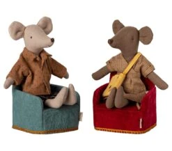 Maileg MICRO - POLTRONA VELLUTO ROSSA -Magasin De Jouets Pour Bébés Et Tout-Petits micro poltrona velluto rossa 11 5401 00 maileg 2