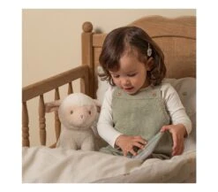 Little Dutch PELUCHE PECORA LITTLE FARM 25 CM -Magasin De Jouets Pour Bébés Et Tout-Petits peluche pecora little farm 25 cm 25 cm ld8834 little dutch 3