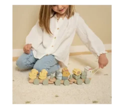 Little Dutch TRENINO IN LEGNO GALLINA - LITTLE FARM -Magasin De Jouets Pour Bébés Et Tout-Petits trenino in legno gallina little farm LD7135 little dutch 1